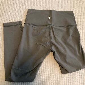 Lulu Wunder Under 7/8 - Size 6